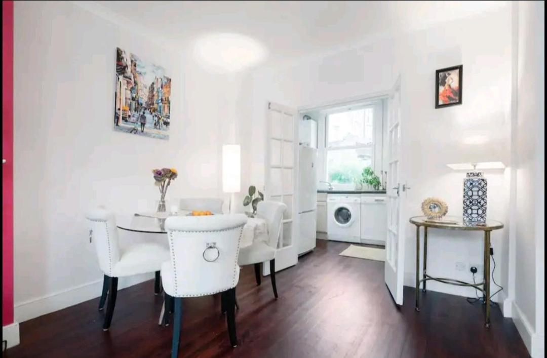 Stylish Room With Private Bath & Terrace In Super Central Clapham Junction Minutes From Victoria, Waterloo 런던 외부 사진
