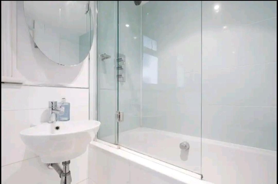Stylish Room With Private Bath & Terrace In Super Central Clapham Junction Minutes From Victoria, Waterloo 런던 외부 사진
