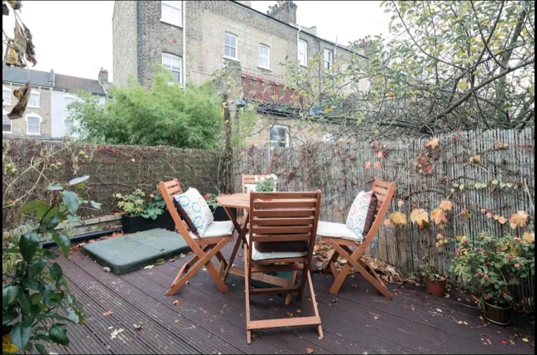 Stylish Room With Private Bath & Terrace In Super Central Clapham Junction Minutes From Victoria, Waterloo 런던 외부 사진