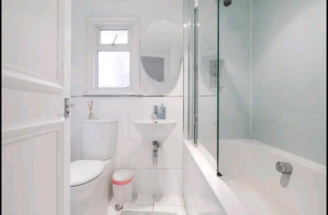 Stylish Room With Private Bath & Terrace In Super Central Clapham Junction Minutes From Victoria, Waterloo 런던 외부 사진